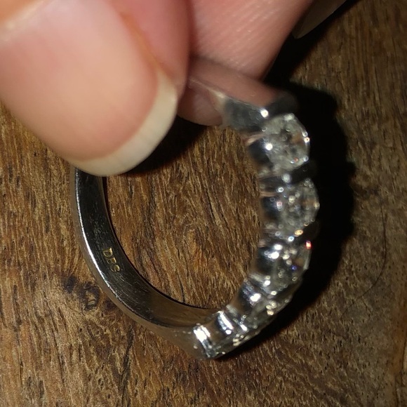 Natural diamond 5 stone 0.75 total carat weight platinum ring - Picture 8 of 15